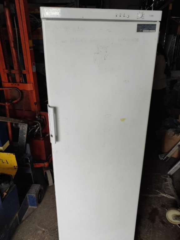 Ardo Upright Freezer for sale 250 each, TV & Home Appliances, Kitchen