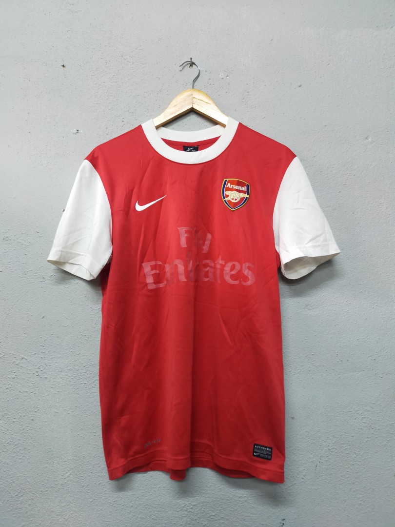 Arsenal Fly Emirates jersey, Men's Fashion, Activewear on Carousell
