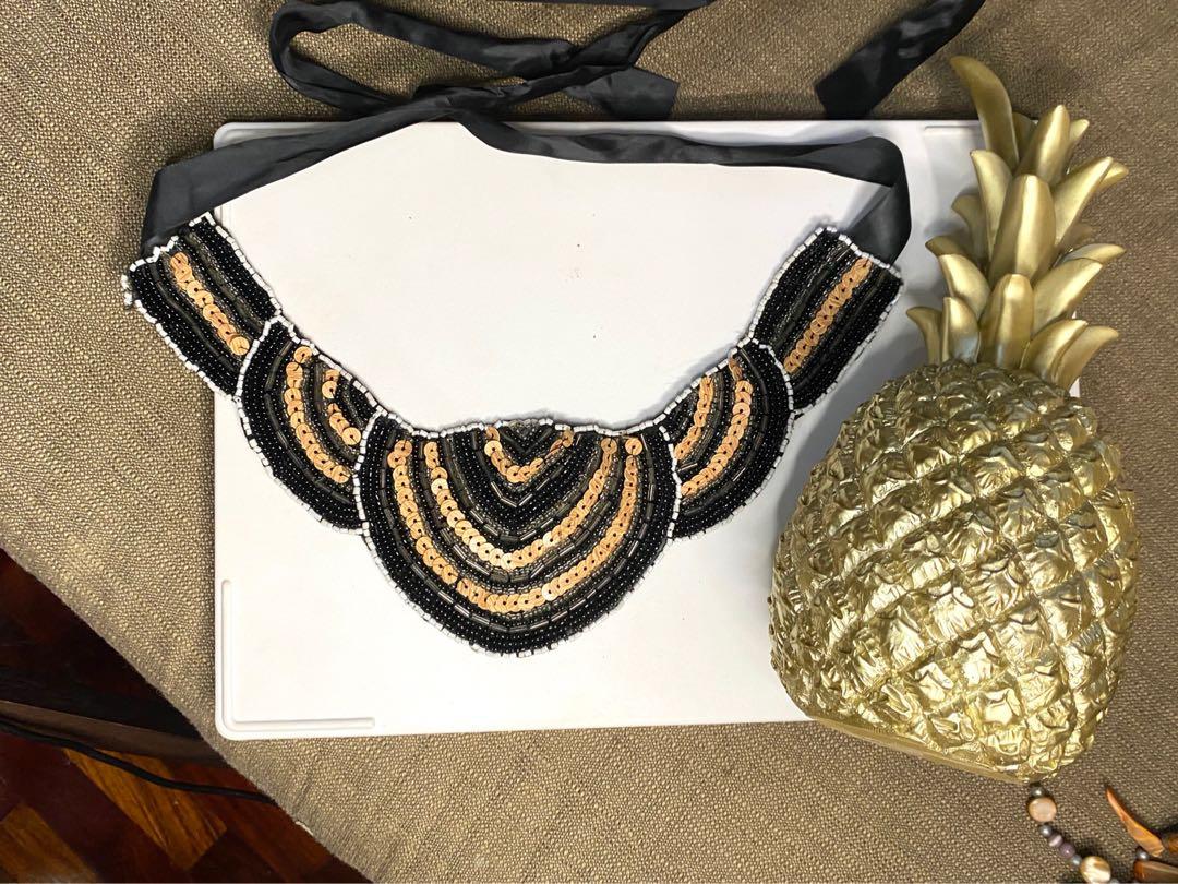 Beaded Gold and Black Bib Necklace (Category: Necklaces) located in Muntinlupa City. Submitted by katfg (Listing ID 1036739988, Image 1). Description: .