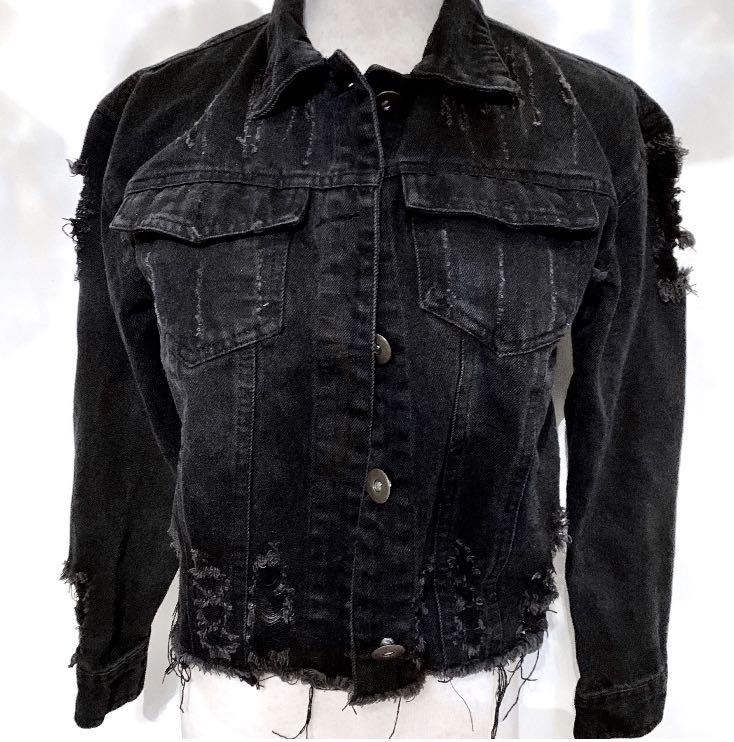 black ripped jeans and crop top