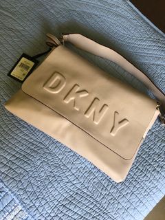 (Category: ) located in . Submitted by classyandchic (Listing ID 1036643617, Image 1). Description: .