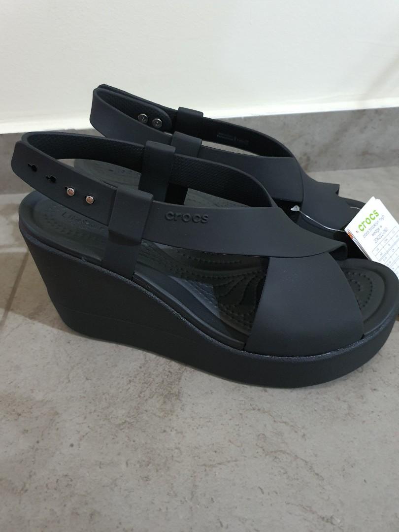 Crocs brooklyn deals high wedge