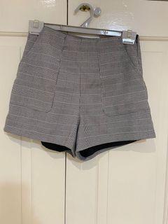 Dotti check plaid shorts size 8