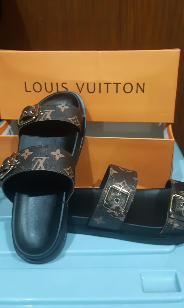 louis vuitton jelly slides