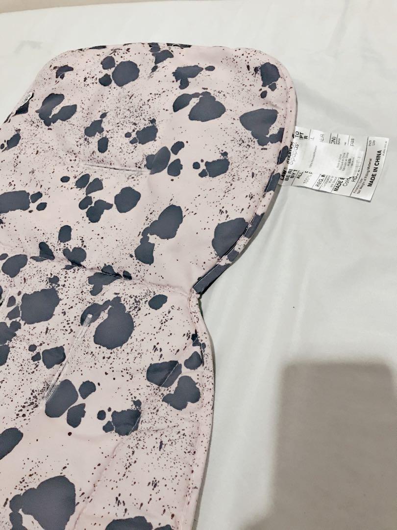 MAMAS & PAPAS | Stroller liner (Category: Strollers) located in Pasig City. Submitted by __muted (Listing ID 1036711543, Image 1). Description: Barely used. Almost new. Original price: 1599.