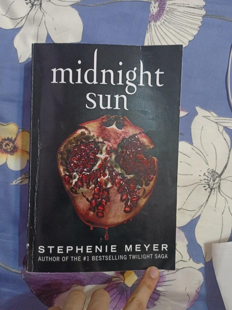 Midnight Sun Twilight Edward Pov, Hobbies & Toys, Books & Magazines,  Fiction & Non-Fiction on Carousell