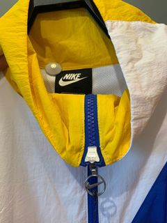 nike jacket that turns into a bag