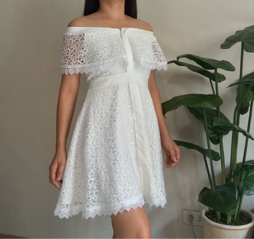 shoulder lace