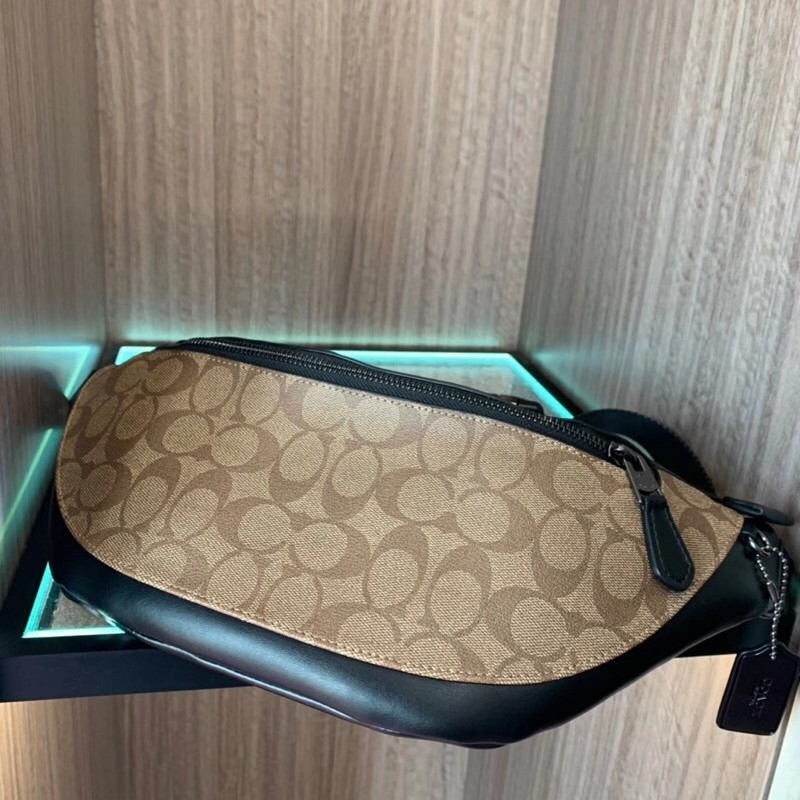 Coach chest online bag original