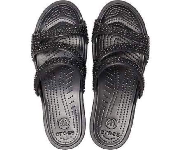ORIGINAL Crocs Slipper Womens (Category: Flats & Sandals) located in Manila. Submitted by ave.ida (Listing ID 1036787271, Image 1). Description: RFS: Not fit BRAND NEW WITH TAG NEVER USED ORIG PRICE: 1999 Selling very low.
