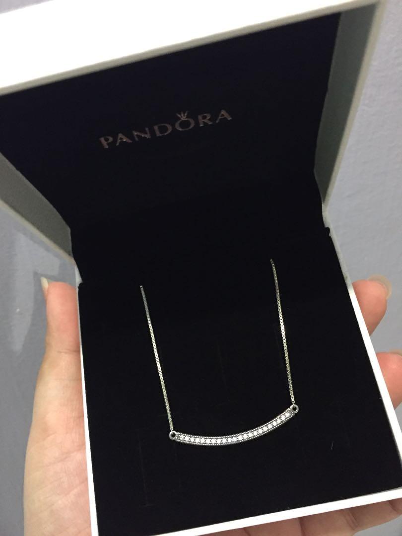Hearts of pandora bar necklace top