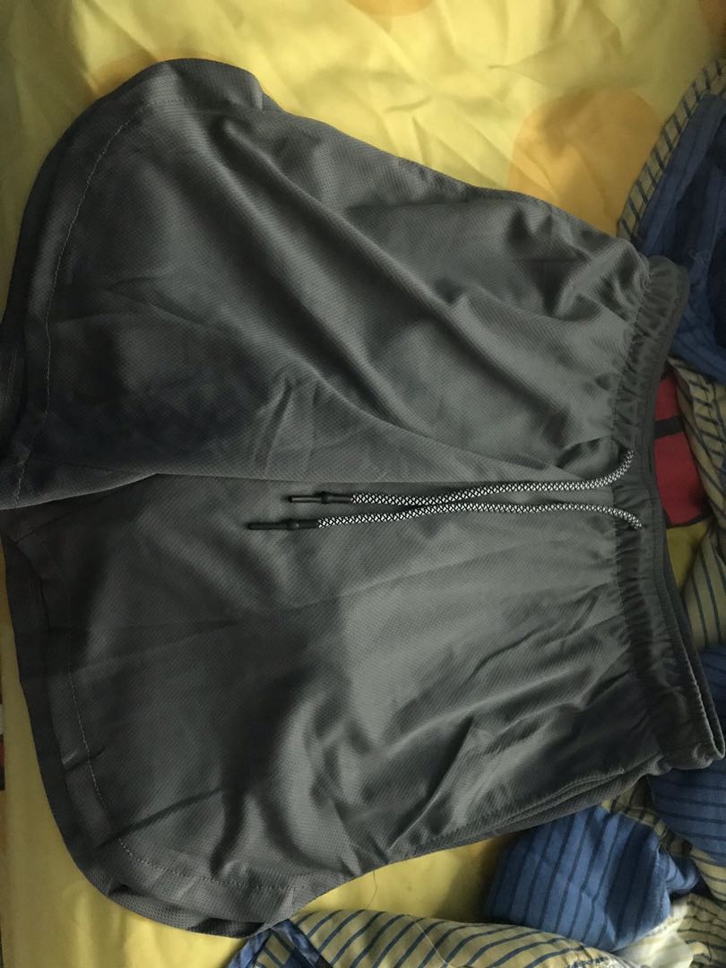 Running shorts men (M), Men's Fashion, Bottoms, Shorts on Carousell