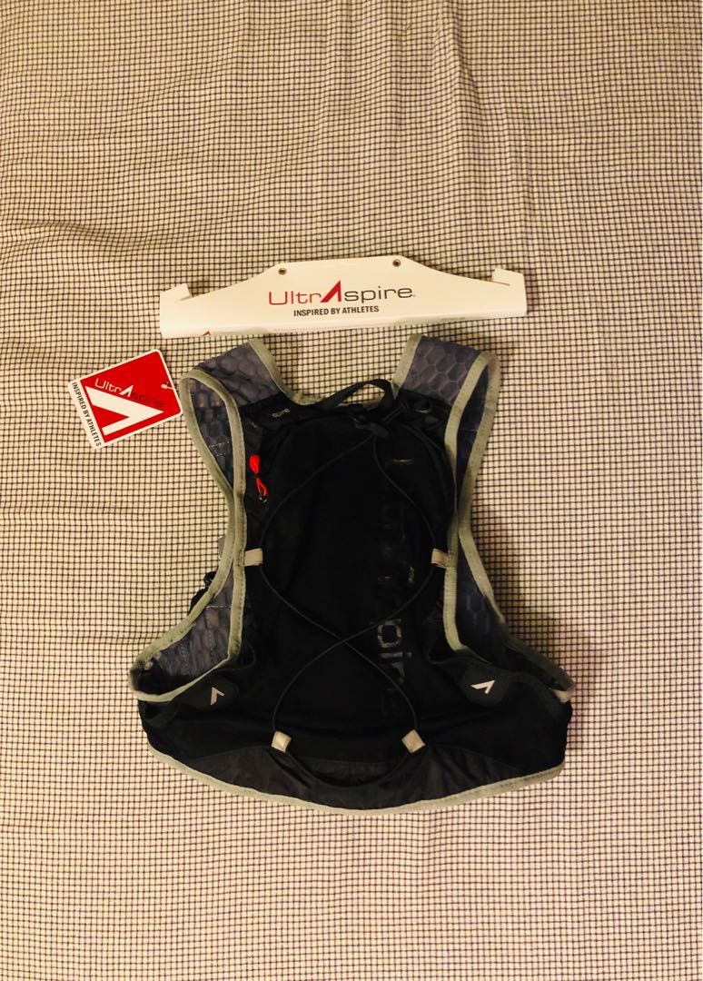 Nucleus Unisex Lightweight Vest - 31 C.i. (0.5L) Capacity: 1x