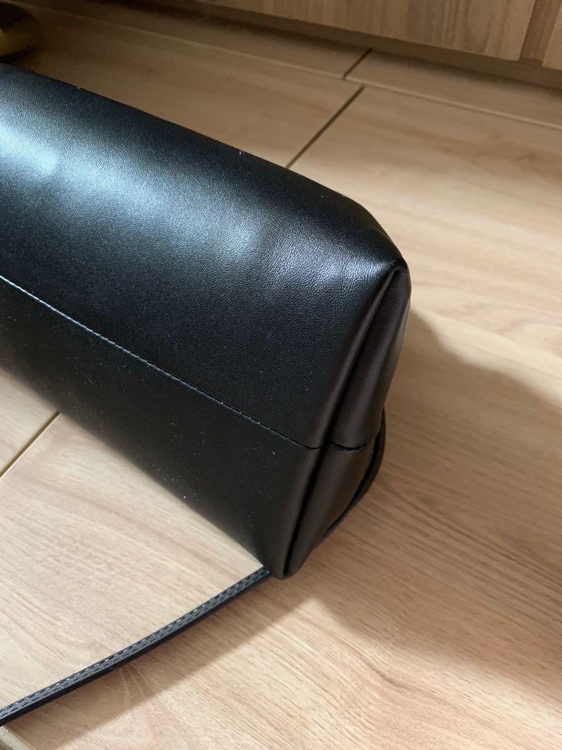 Supervee nappa clutch outlet
