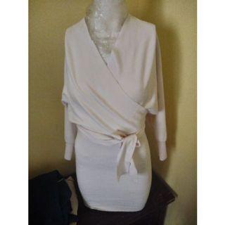 white bodycon dress
