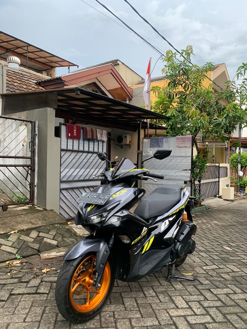 2019 Yamaha Aerox Grey Yellow
