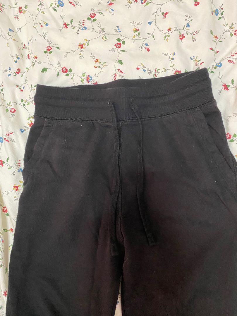black uniqlo sweat, Women's Fashion, Bottoms, Other Bottoms on Carousell