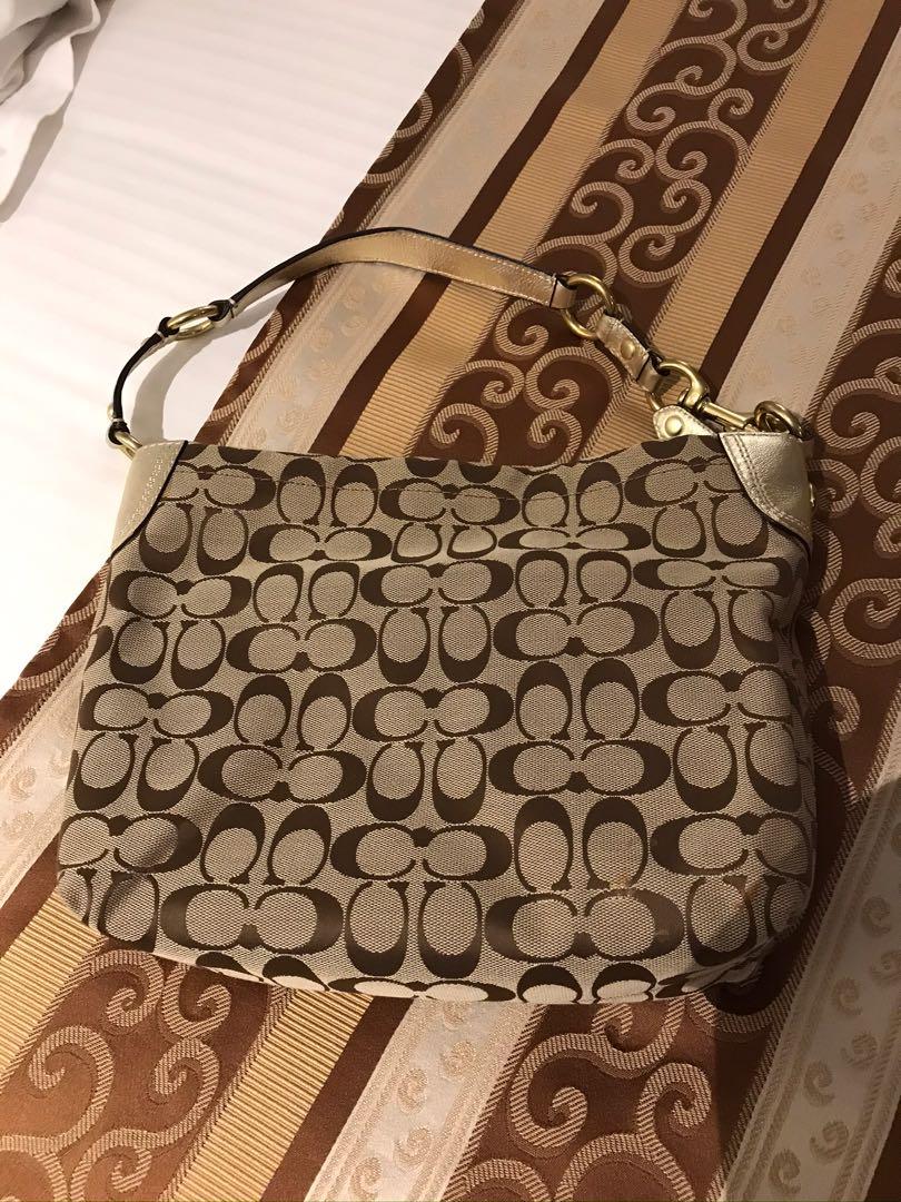 Coach Bags (Brand new) (Category: Luxury Bags & Wallets) located in Quezon City. Submitted by jvh13 (Listing ID 1036924849, Image 3). Description: Everything as a pack for 6k All items were never used.