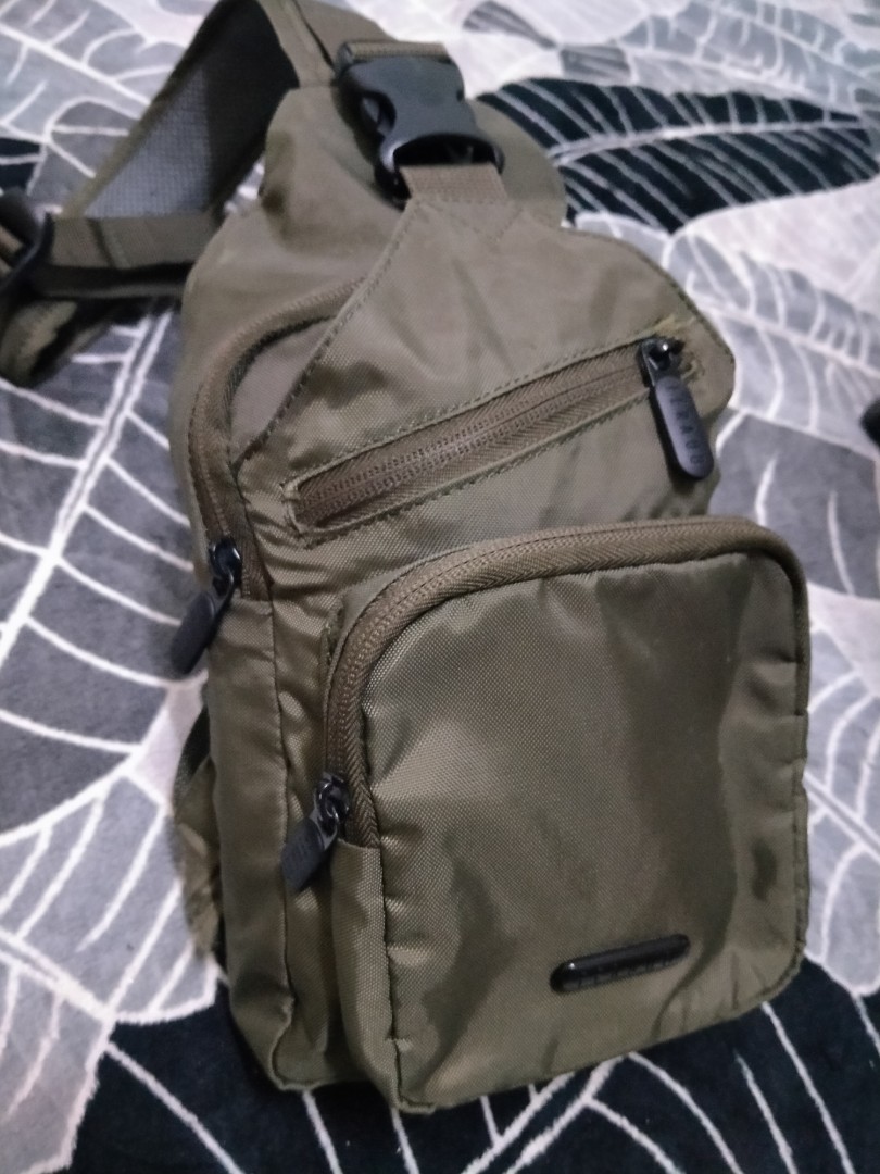Feraud sling bag clearance