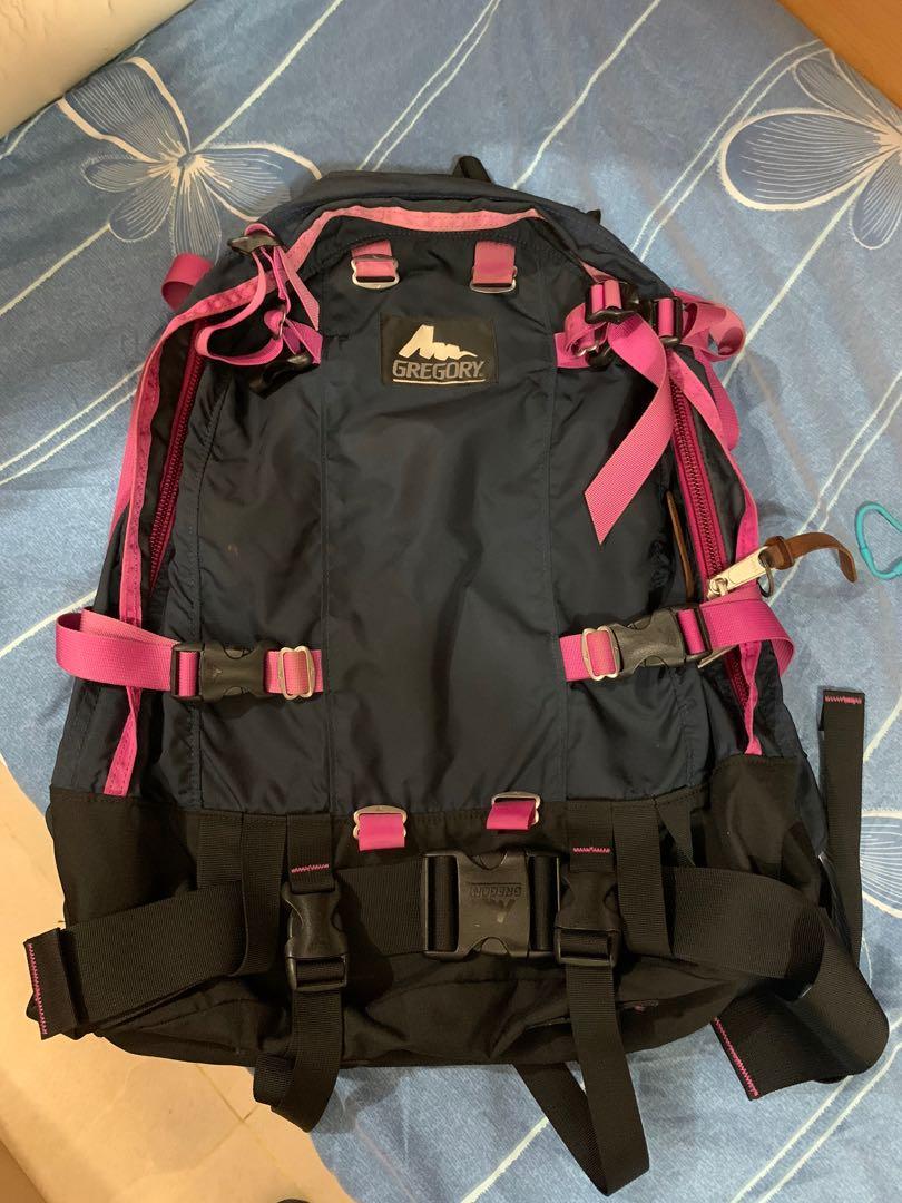 Gregory Backpack 1/2 (舊Logo), 名牌, 手袋及銀包 Carousell