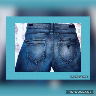 Guess Jeans Like New-Zippered Hem