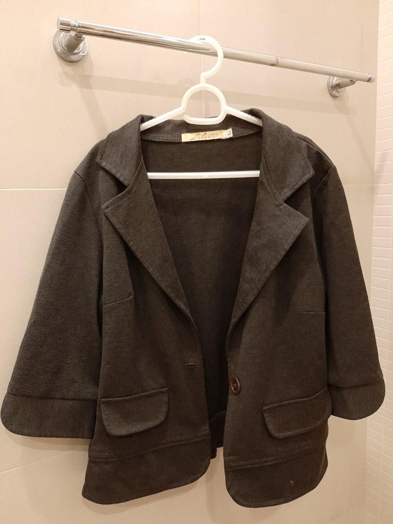 Liberte Gray Blazer (Category: Coats, Jackets and Outerwear) located in Bacolod City. Submitted by daniellemgm (Listing ID 1037021261, Image 1). Description: Fits M-L.