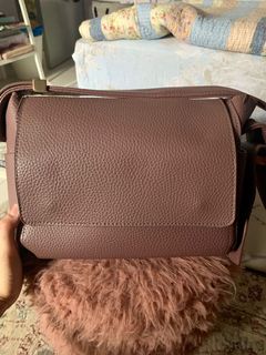 (Category: ) located in . Submitted by n.wardrobe (Listing ID 1036849679, Image 1). Description: .