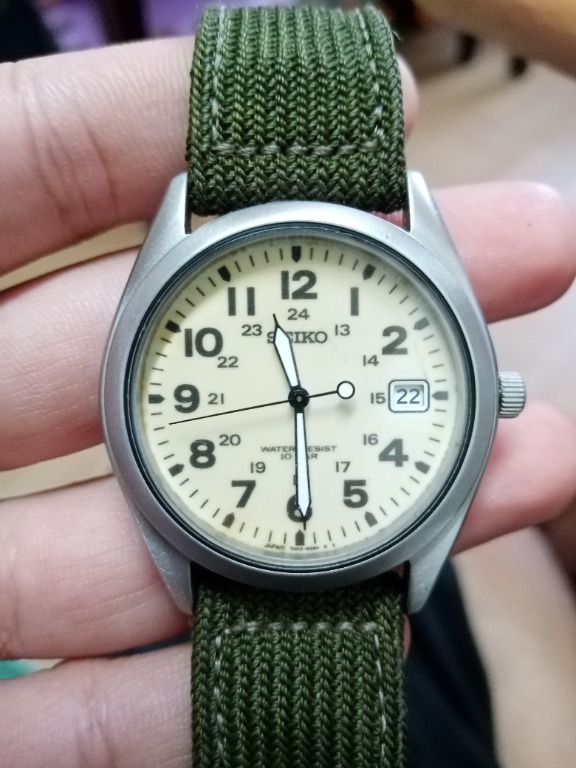 Seiko quartz military watch top