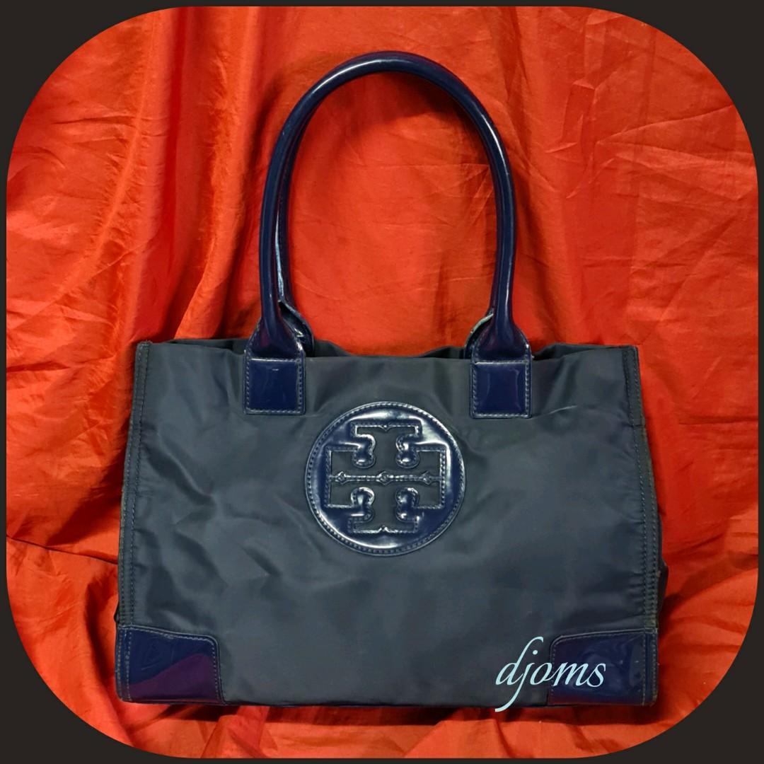 🛑Tory Burch Ella Navy Blue Nylon Medium Tote Bag, Women's Fashion, Bags &  Wallets, Tote Bags on Carousell