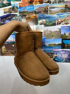 uggs | Women's Fashion | Carousell 