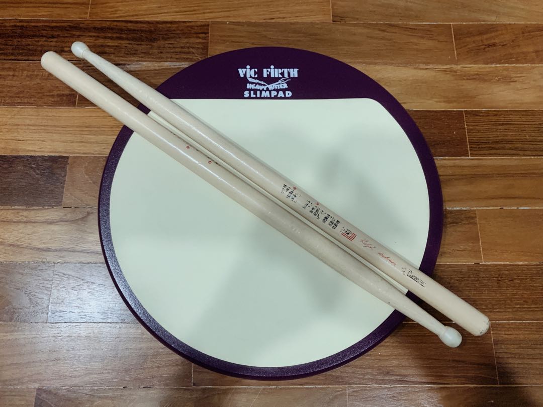 Vic Firth Heavy Hitter Drum Slim Pad Pair of Vic Firth marching drum sticks