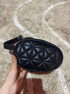 (Kategori: ) berada di . Dikirim oleh secondhandbybabe (ID iklan 1036946697, Gambar 1). Deskripsi: .