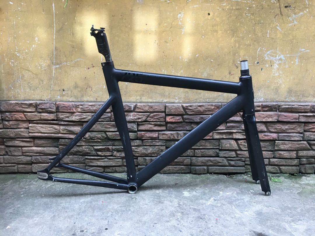 Leader frameset online