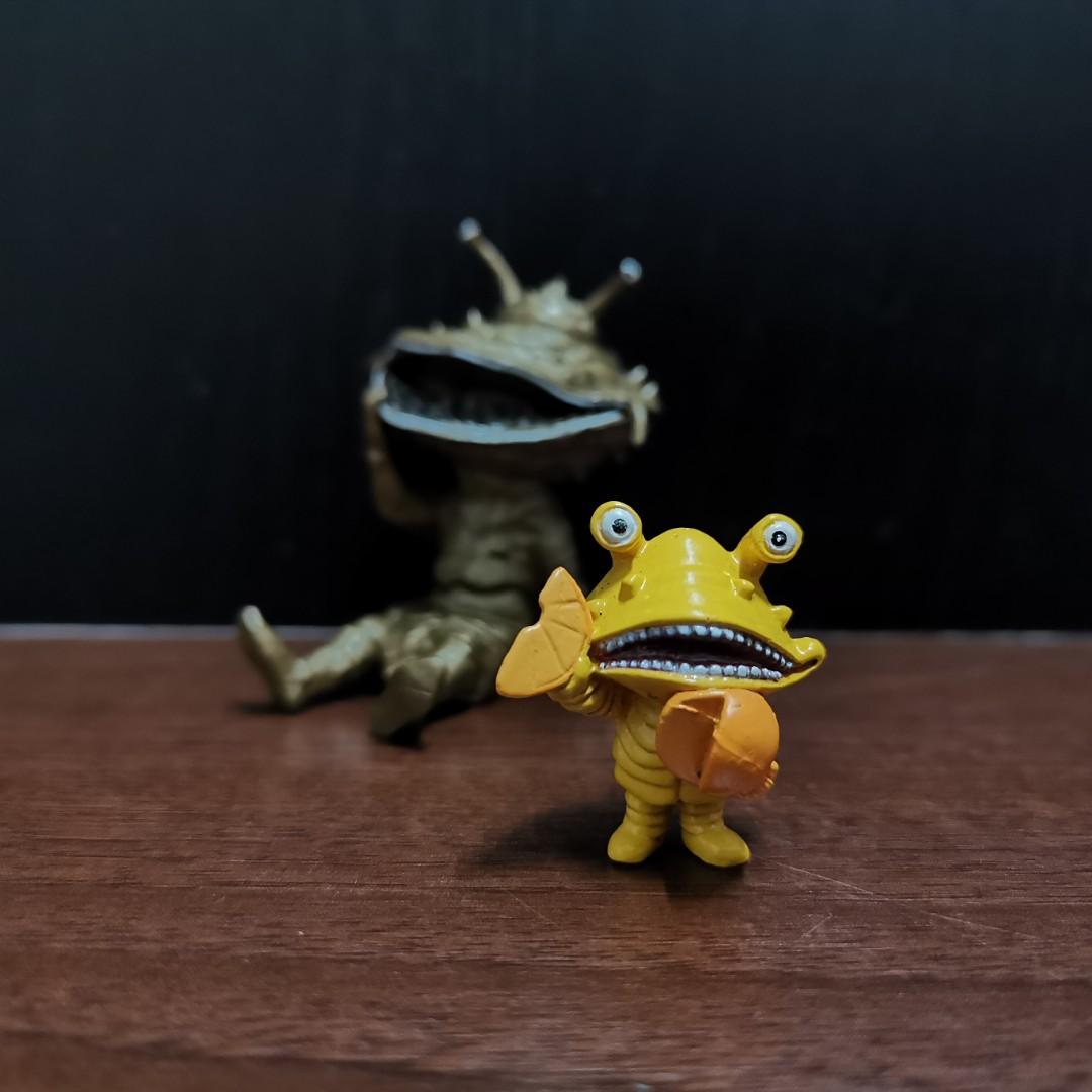 絕版食錢怪怪獸仔鹹蛋超人扭蛋盒蛋咸蛋超人中古円谷地區限定monster Ultraman 興趣及遊戲 玩具 遊戲類 Carousell