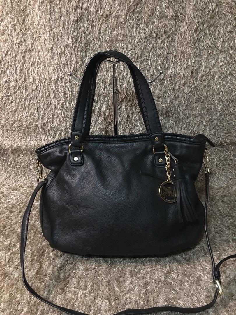 ?% Original Michael Kors black leather 2 way bag, Luxury, Bags & Wallets  on Carousell