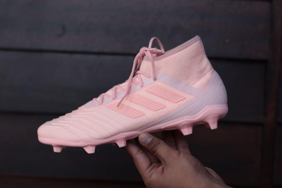 Adidas predator pink 18.2 top