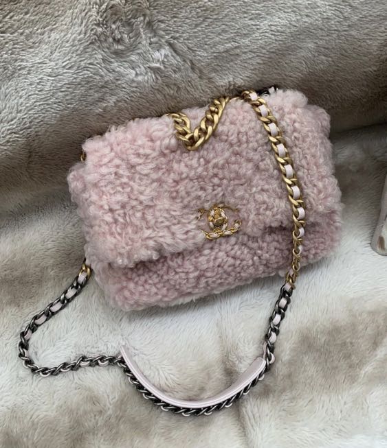 CHANEL Shearling Sheepskin Chanel 19 Round Clutch With Chain Light Pink  694270