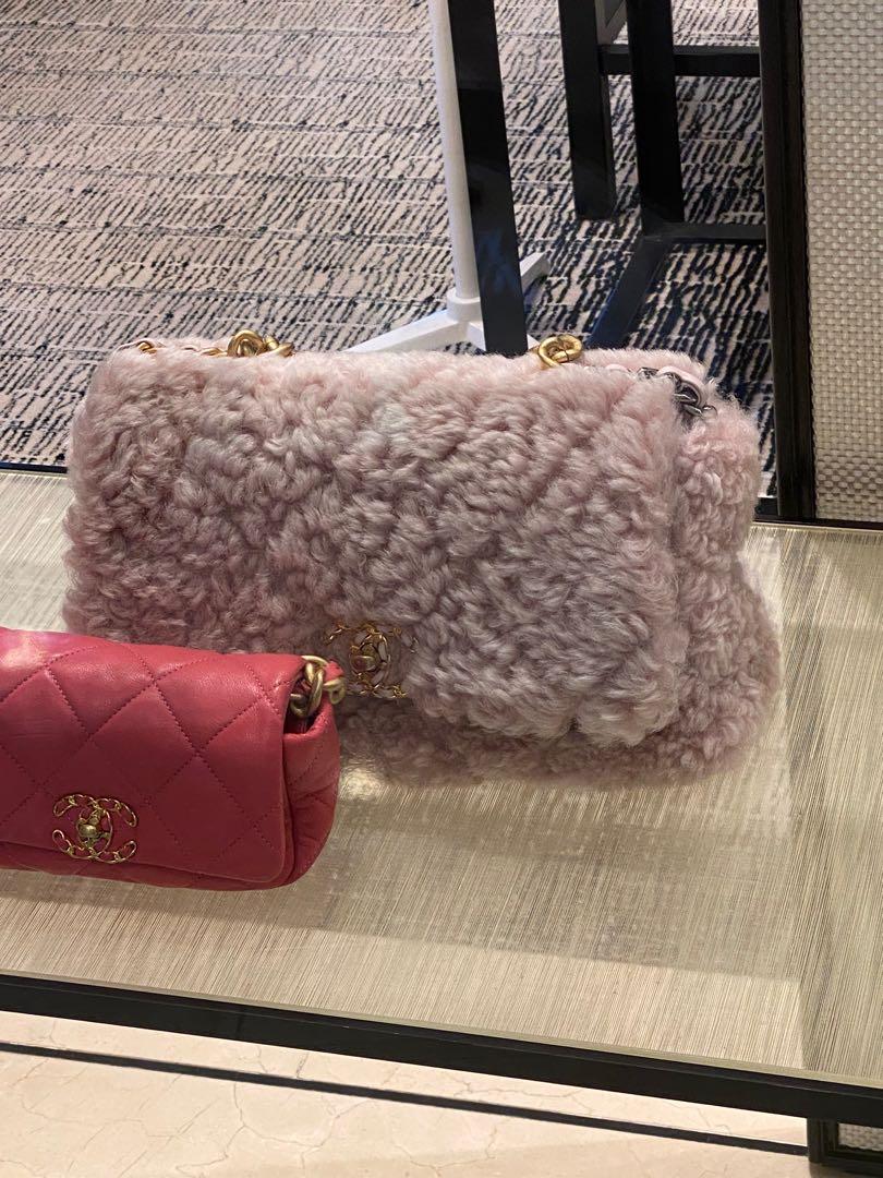 BNWT Authentic Chanel 19 Shearling Light Pink Bag, Women's Fashion