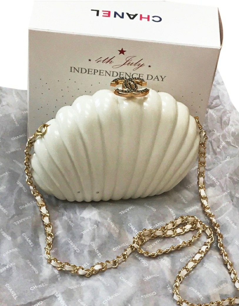 Chanel Clam Shell 2way Chain Hand Bag Crossbody Clutch VIP Airline  Independence