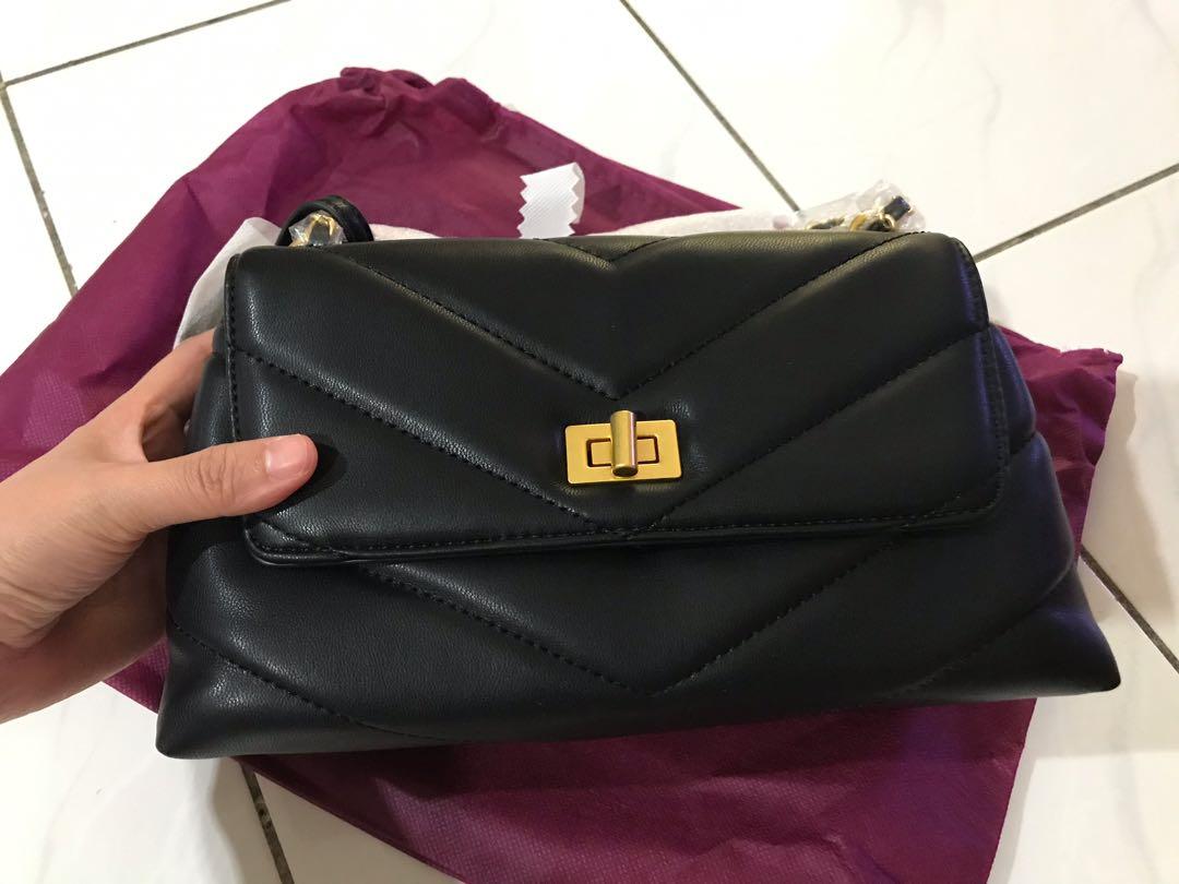 Nakbebel on X: RT @AlanisLyy: Exclusive Handbag from Christy Ng that you  can get on @ShopeeMY A thread — #Alanishop  / X