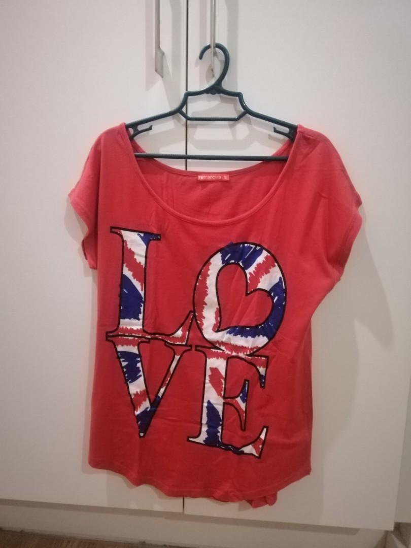 Oversized Graphic Blouse (Category: Shirts) located in Cebu City. Submitted by declutter101_ (Listing ID 1037088151, Image 1). Description: .
