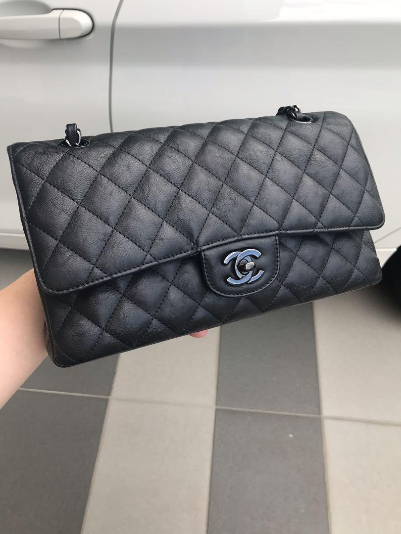 Chanel Navy Blue Crumpled Calfskin Flap Bag ○ Labellov ○ Buy and Sell  Authentic Luxury