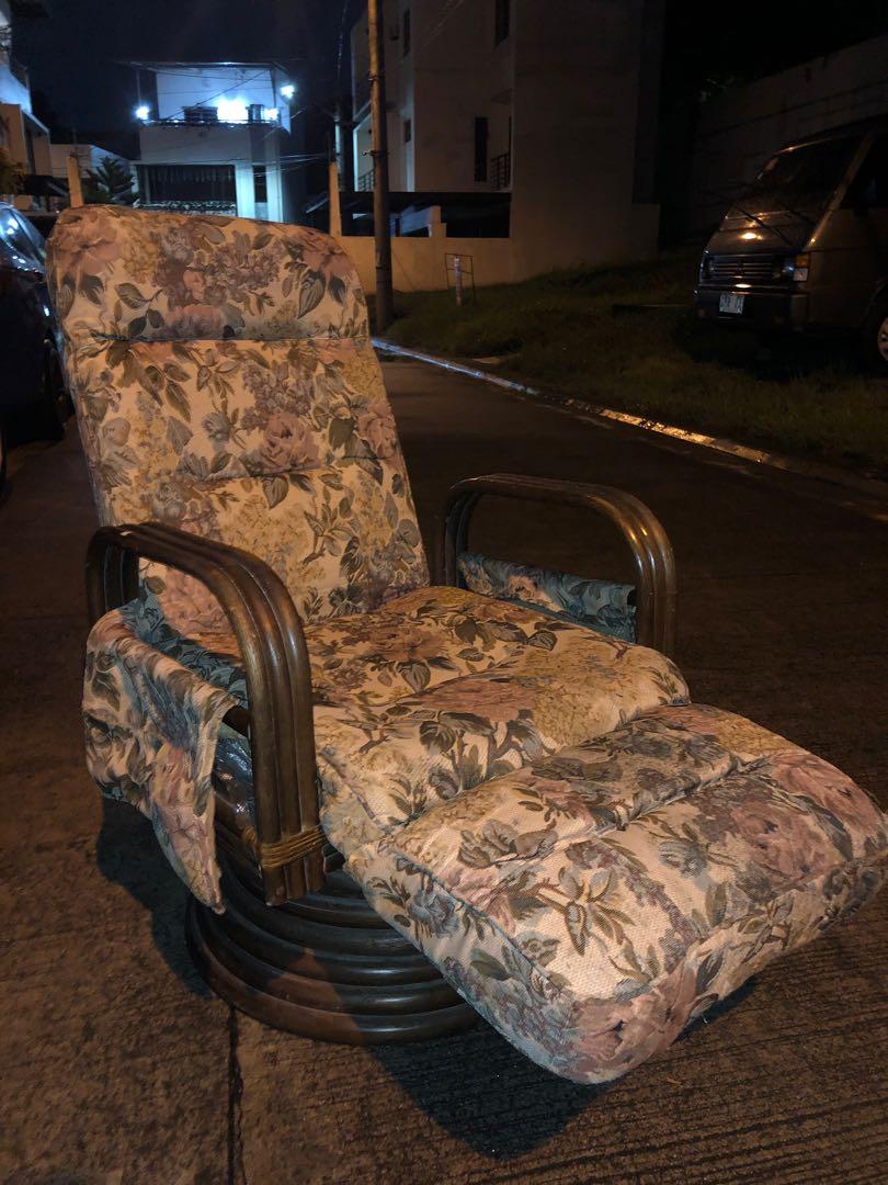 Lazy boy store rattan recliner