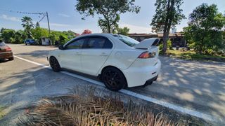 (Category: ) located in . Submitted by bermutuauto2020 (Listing ID 1037120114, Image 1). Description: .