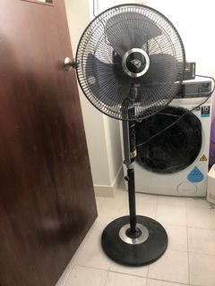 (Category: ) located in . Submitted by downtonalley (Listing ID 1037064318, Image 1). Description: .