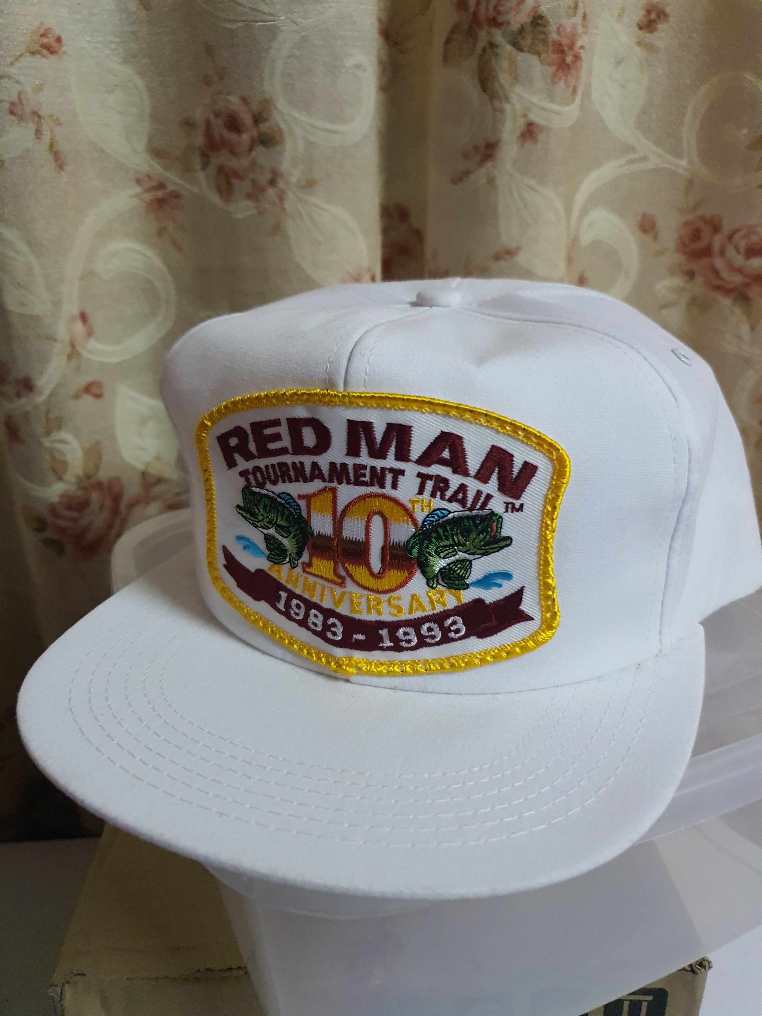 VINTAGE TRUCKER HAT REDMAN TOURNAMENT, Men's Fashion, Watches
