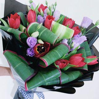 10s tulip bouquet