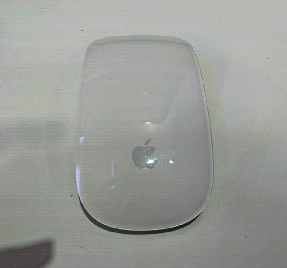 2017 Mac 21.5” (Category: Desktops) located in Paranaque City. Submitted by r32godzi (Listing ID 1037400300, Image 3). Description: 2017 iMac 21.5" Almost Good As New • Offer: ₱62,000 • Gently Used • Bought 2 Years Ago • Perfect Working Condition • Includes Original Keyboard & Mouse • No Box • We can format it clean and include software if requested. • RAM: 8GB • HDD Storage: 1000GB .