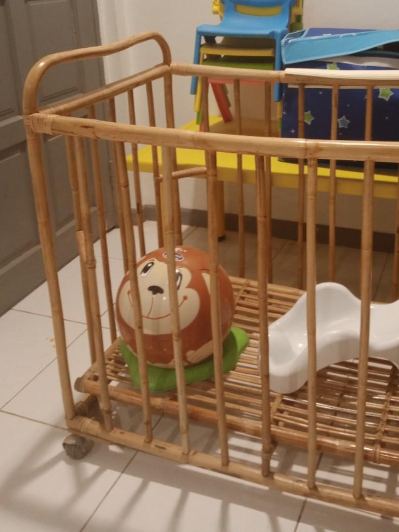 Baby crib bamboo