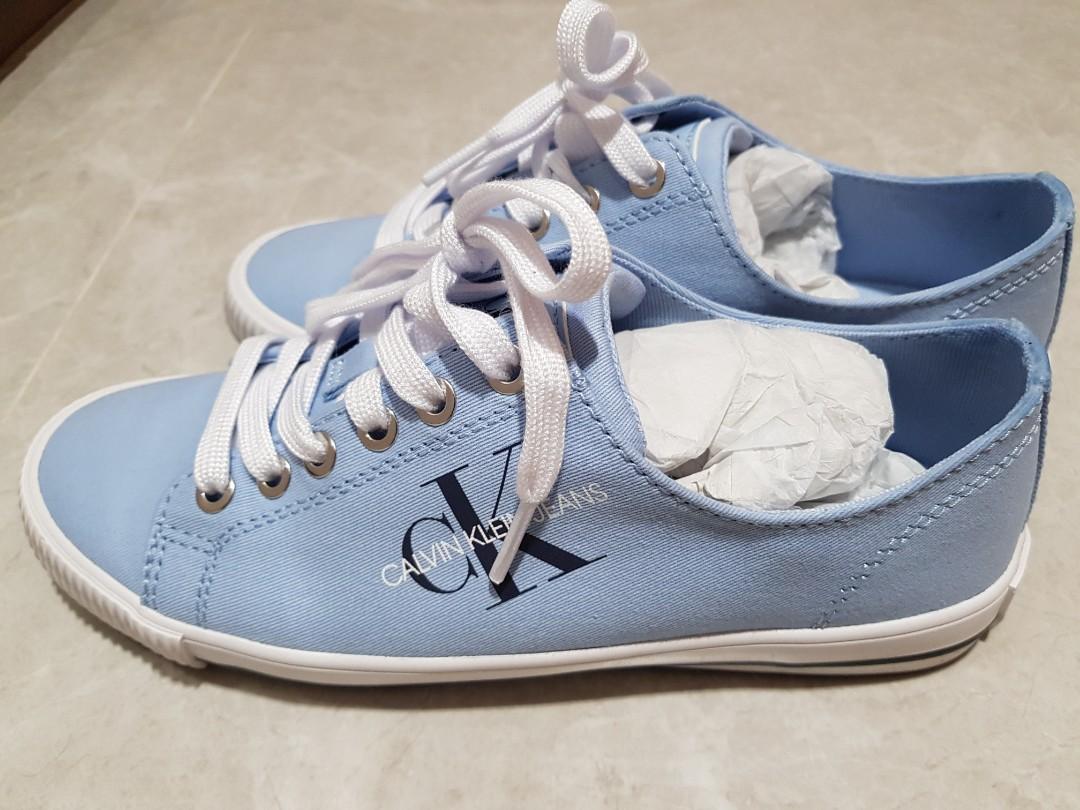 Almost brand new Calvin Klein sneakers 